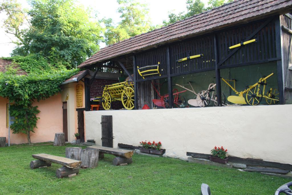 Seoski Turiziam Larva Trenkovo Екстериор снимка